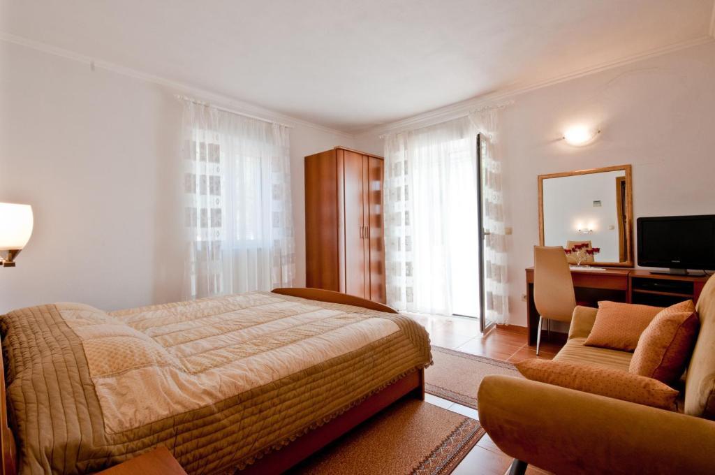 Apartments Barba Petra Dvori Sumartin Rom bilde